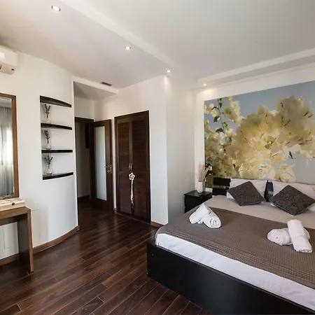 Enastron Private Mansion * Цукаладес