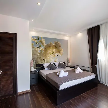 Апартаменты Enastron Private Mansion