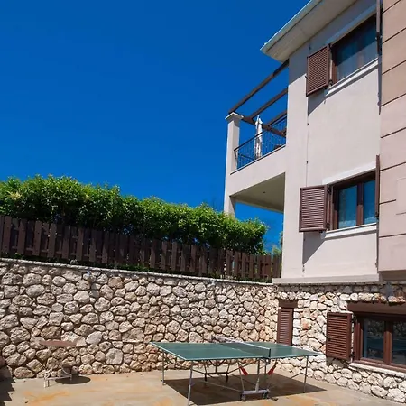 Enastron Private Mansion Апартаменты *
