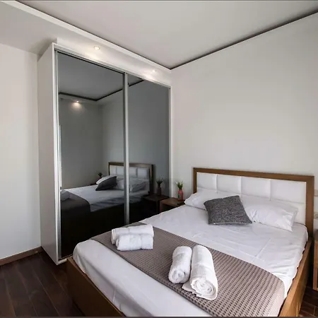 Enastron Private Mansion Апартаменты *