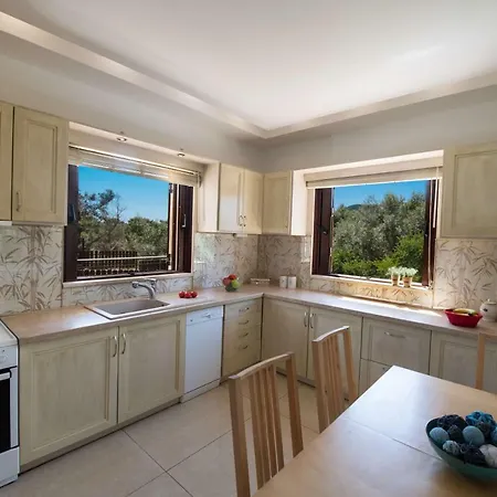 Enastron Private Mansion * Цукаладес